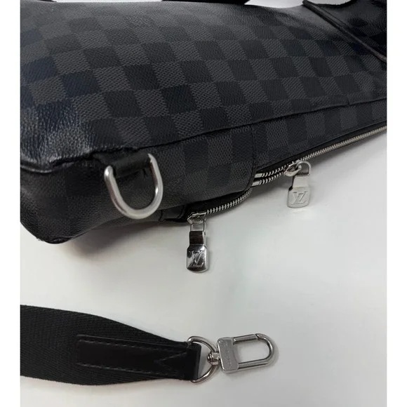 Louis Vuitton Avenue Sling Bag Damier Black Leather - Picture 7 of 11